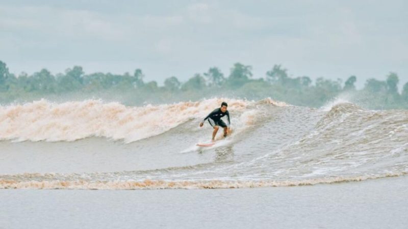 Petualangan Ekstrem di Riau: Menikmati Surfing di Ombak Bono